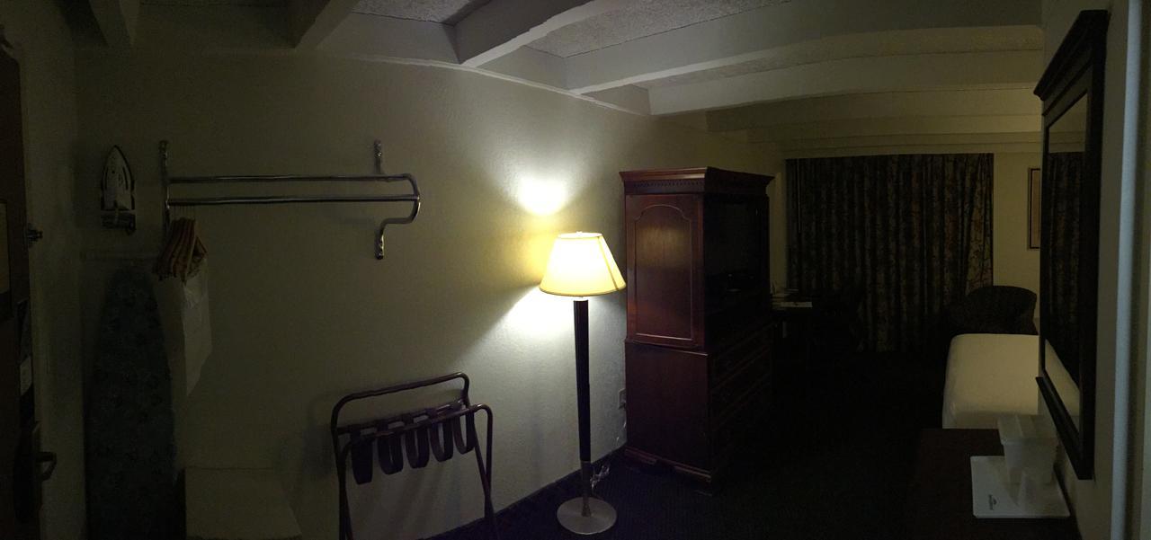 Rodeway Inn & Suites Rockford Exterior foto